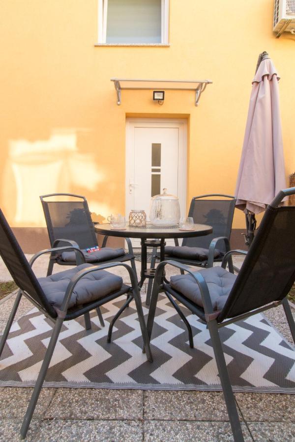 Moet With Garden Daire Pula Dış mekan fotoğraf